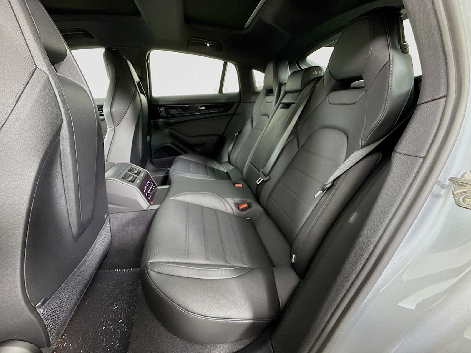 New 2026 Porsche Panamera RWD image 23