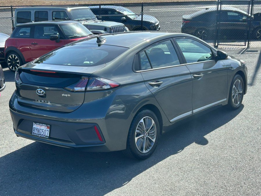 Used 2022 Hyundai Ioniq SE FWD image 5
