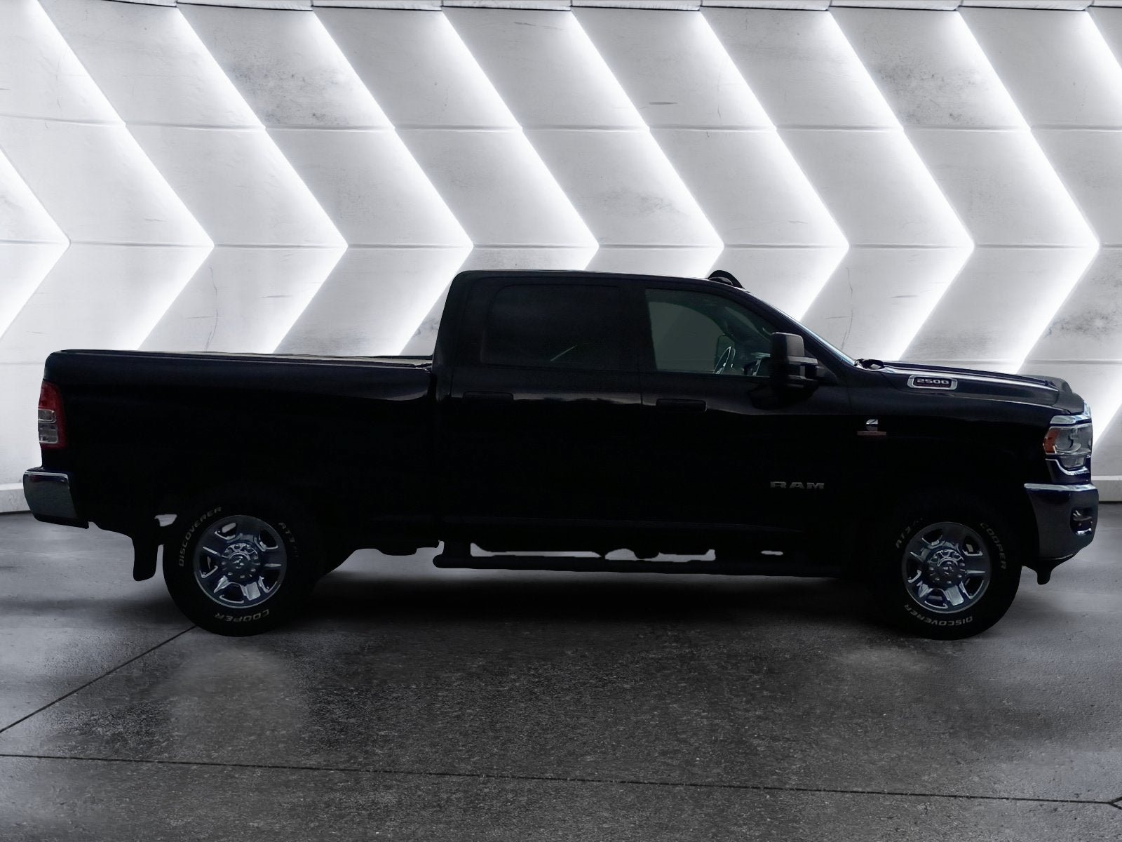 Used 2022 RAM 2500 Tradesman AWD/4WD image 7