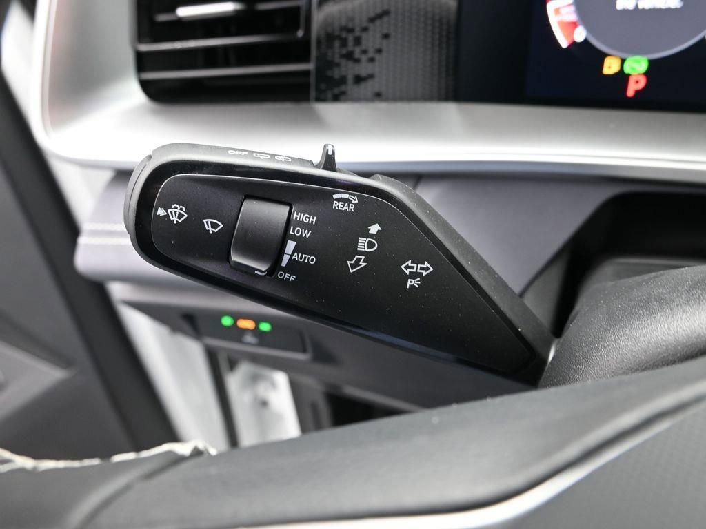 New 2026 Volkswagen Tiguan SE image 14