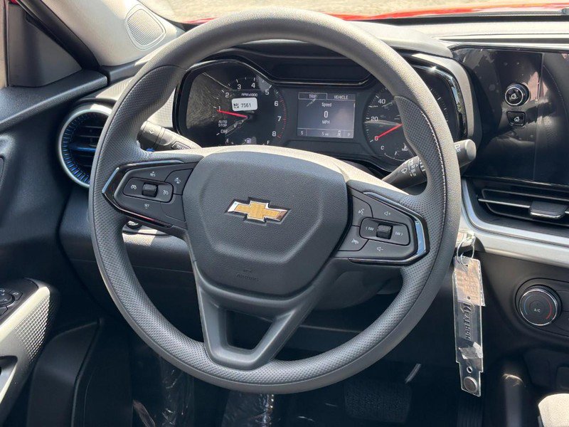 New 2026 Chevrolet Trax LS w/ LS Convenience Package FWD image 7
