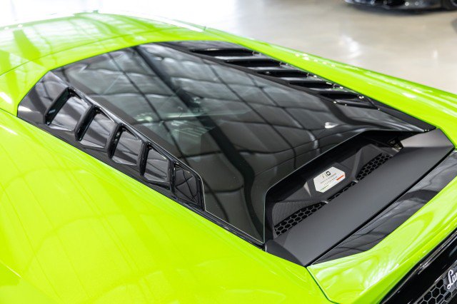 Used 2022 Lamborghini Huracan EVO RWD image 16