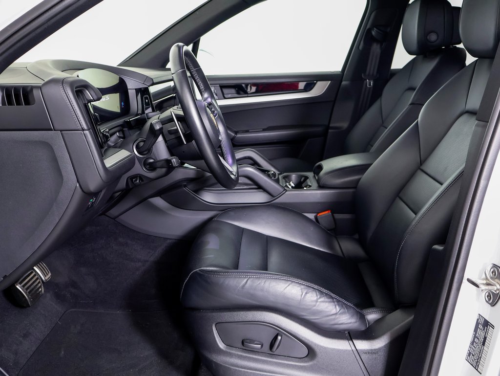 Certified 2024 Porsche Cayenne S AWD/4WD image 5