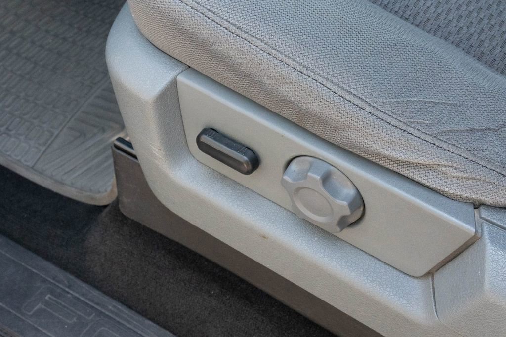 Used 2013 Ford F150 XLT w/ XLT Chrome Pkg image 19