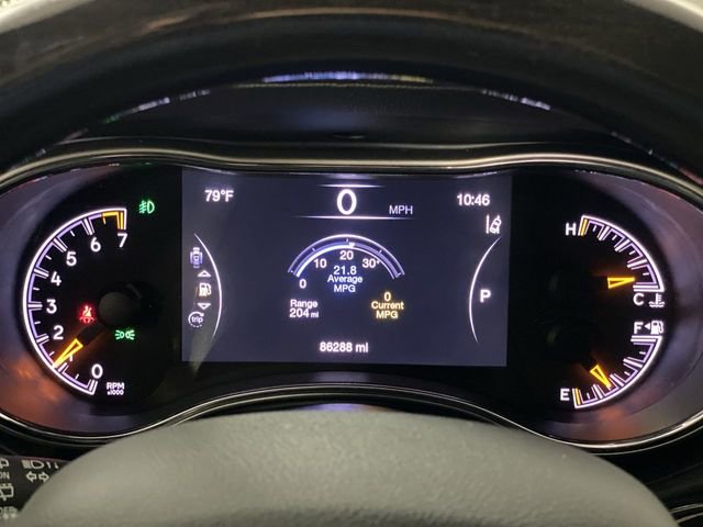 Used 2020 Jeep Grand Cherokee Overland AWD/4WD image 17