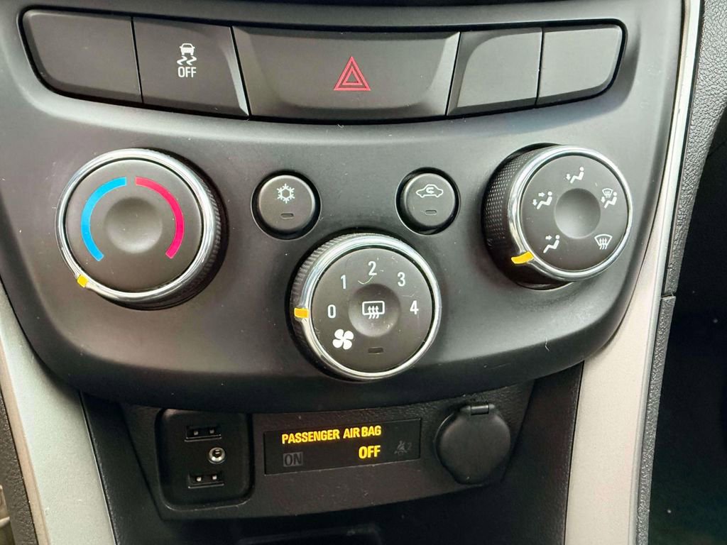 Used 2019 Chevrolet Trax LT w/ Sun & Sound Package FWD image 22