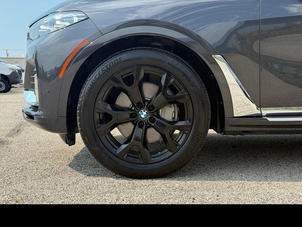 Used 2020 BMW X7 xDrive40i w/ Premium Package AWD/4WD image 2