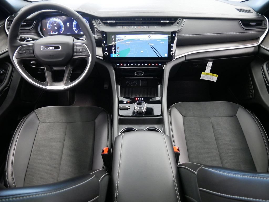 New 2026 Jeep Grand Cherokee Altitude AWD/4WD image 16