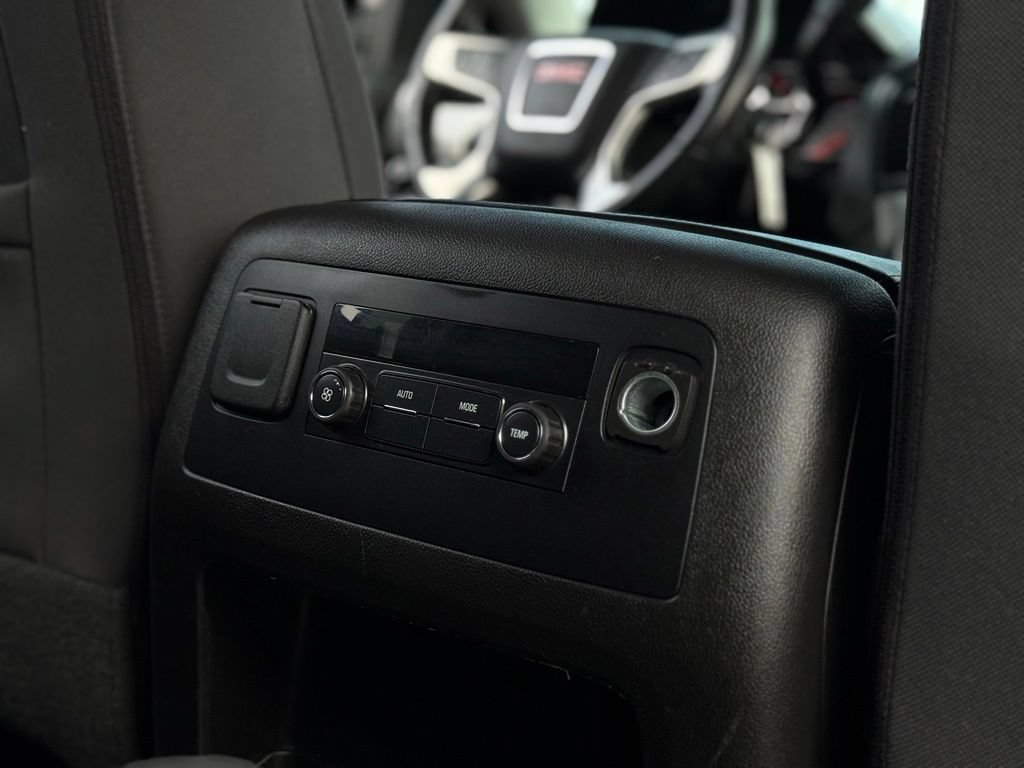 Used 2016 GMC Yukon SLE w/ HD Trailering Package AWD/4WD image 17