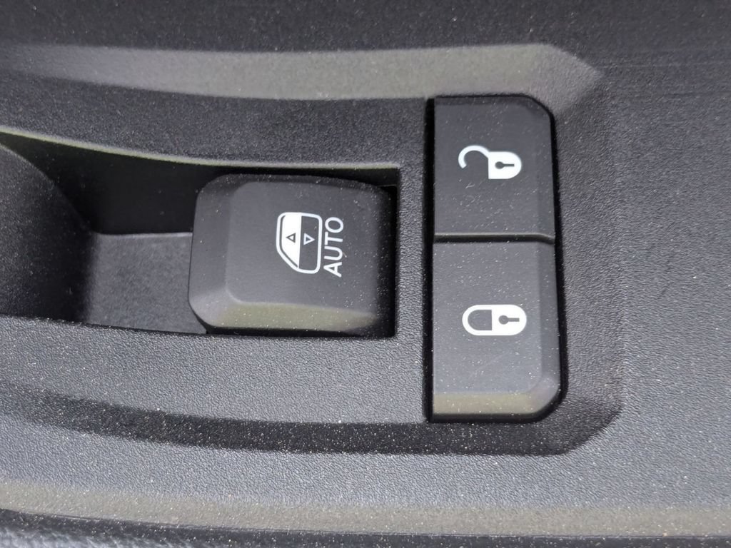 Used 2022 Jeep Grand Cherokee L Laredo AWD/4WD image 32