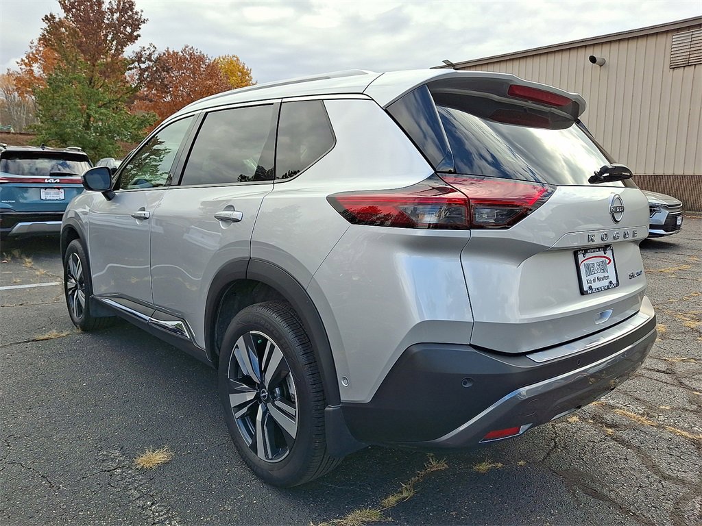 Used 2023 Nissan Rogue SL w/ SL Premium Package image 14