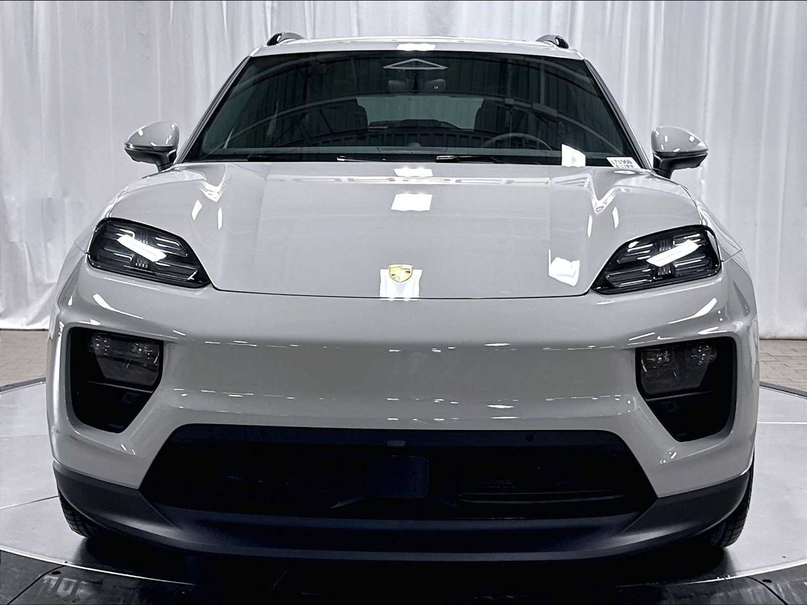 New 2026 Porsche Macan 4 Electric AWD/4WD image 10