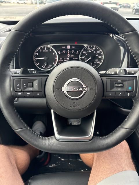 Used 2024 Nissan Pathfinder SL w/ Black Appearance Package AWD/4WD image 8