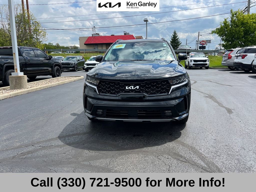 Certified 2022 Kia Sorento EX w/ Panoramic Sunroof Package FWD image 4