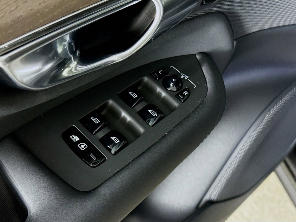 New 2026 Volvo XC90 B5 Plus w/ Protection Package image 17