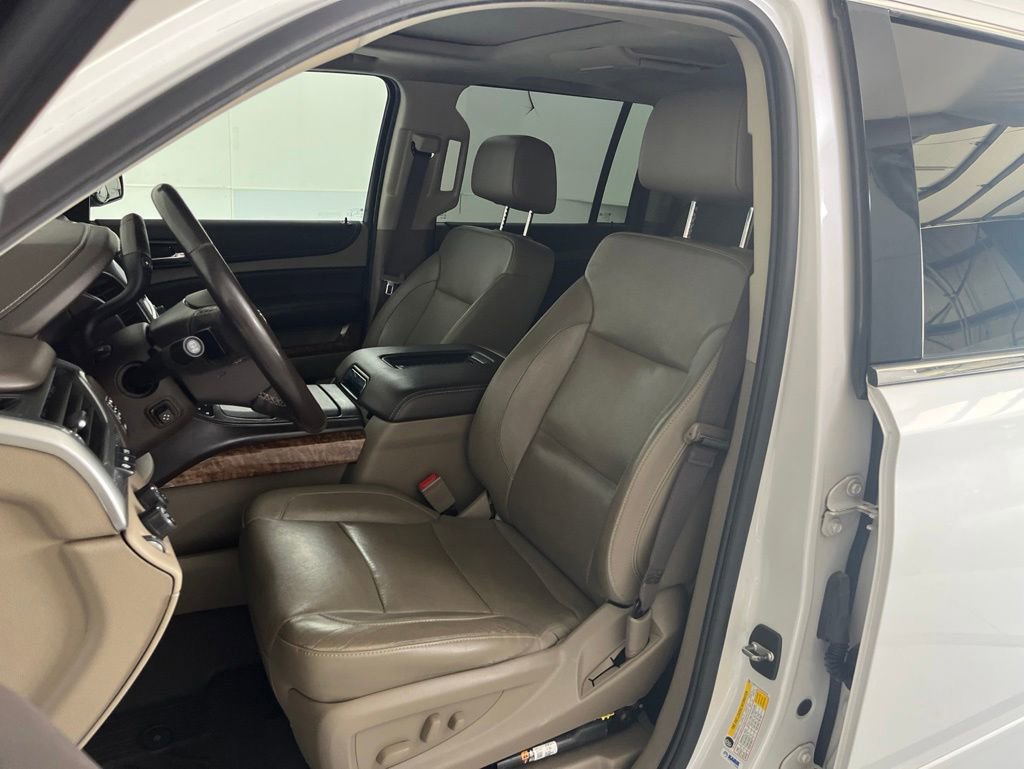 Used 2019 Chevrolet Suburban Premier AWD/4WD image 17