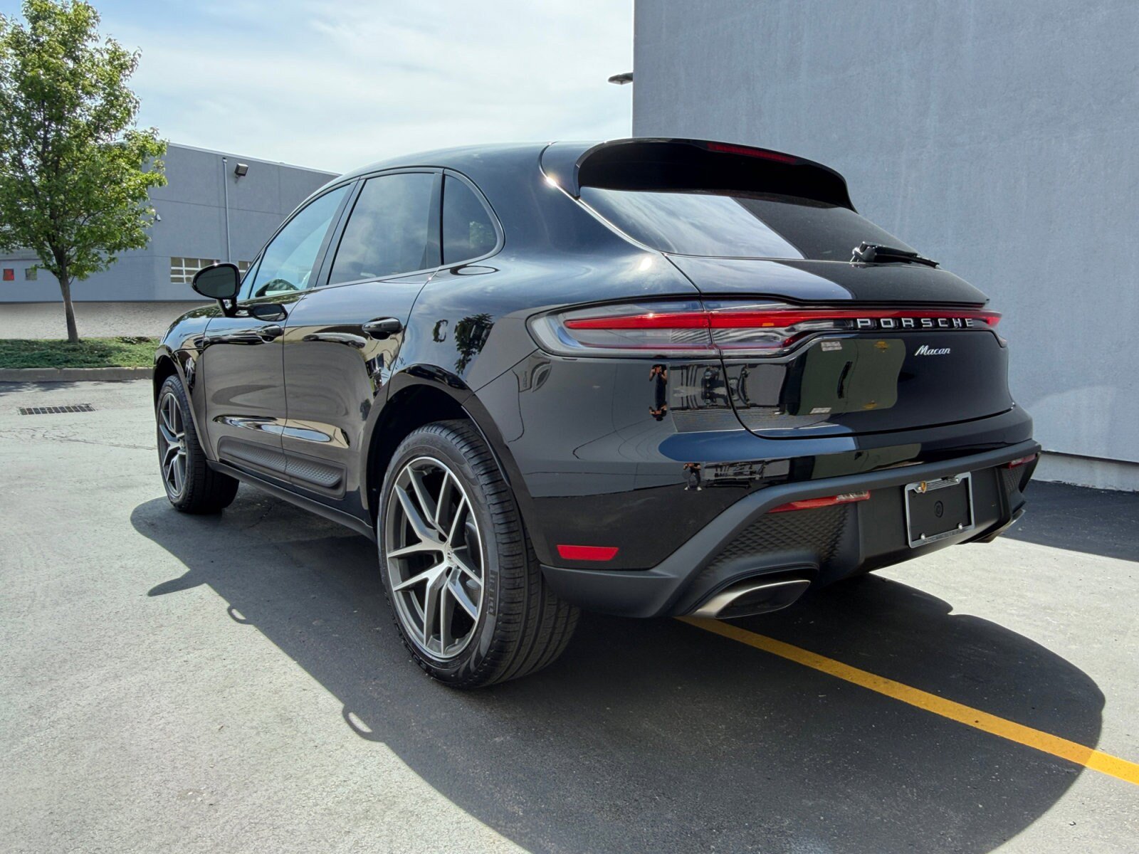 New 2026 Porsche Macan AWD/4WD image 3