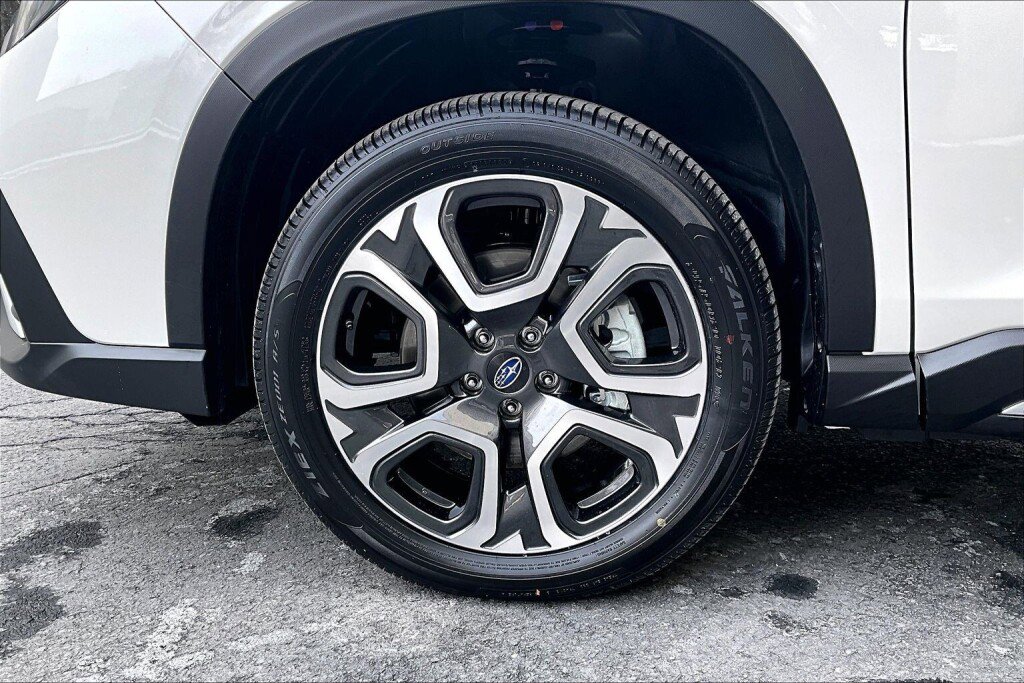 New 2026 Subaru Ascent Limited image 9