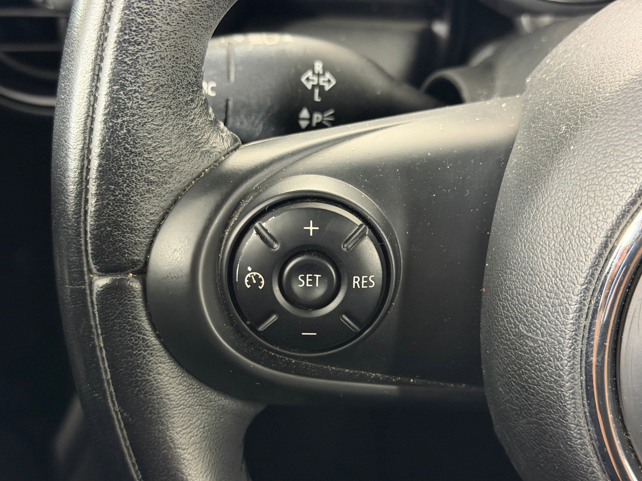 Used 2015 MINI Cooper 2-Door Hardtop image 15