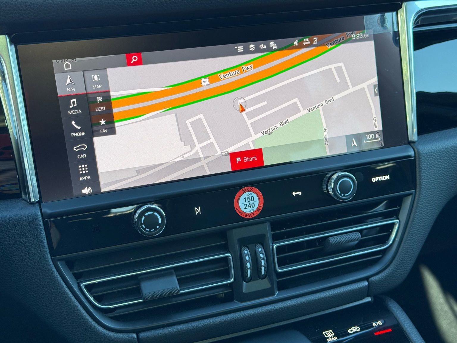 Used 2025 Porsche Macan image 20