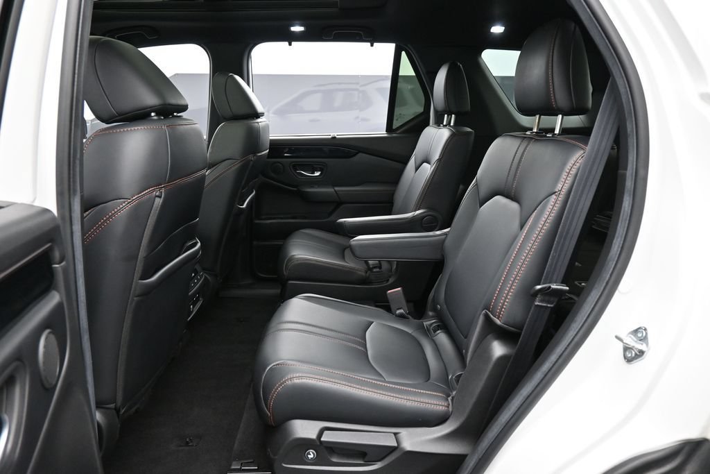 Certified 2025 Honda Pilot TrailSport image 26