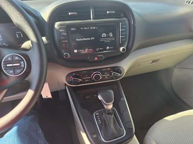 Used 2024 Kia Soul LX w/ Option Group 015 image 2
