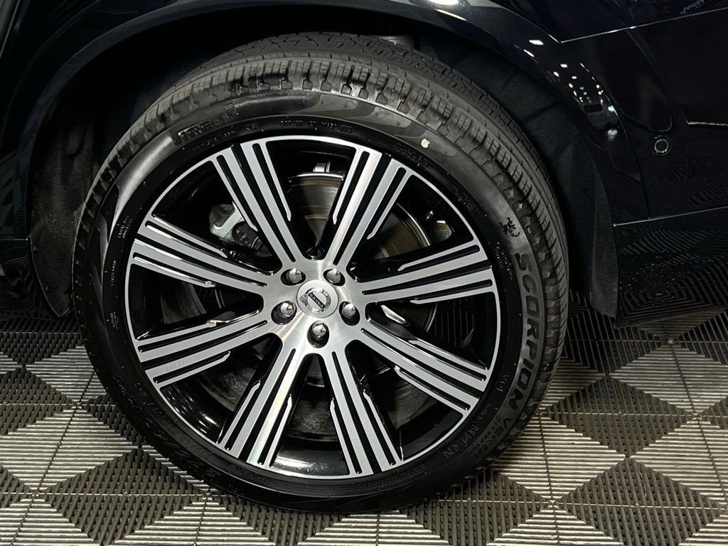 Used 2024 Volvo XC90 B5 Plus image 12