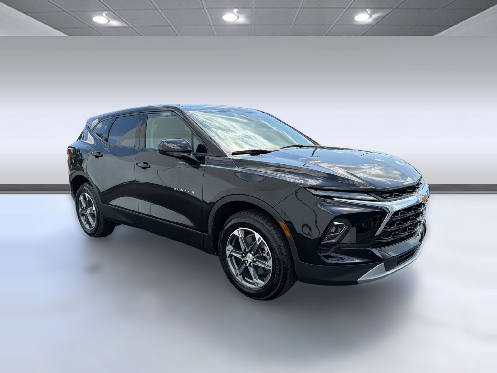 Used 2025 Chevrolet Blazer LT FWD image 7