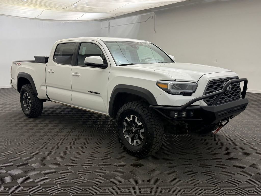 Used 2023 Toyota Tacoma TRD Off-Road w/ Technology Package AWD/4WD image 7