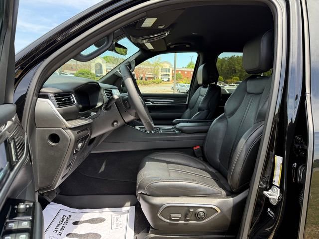 Used 2022 Jeep Wagoneer Series II AWD/4WD image 13