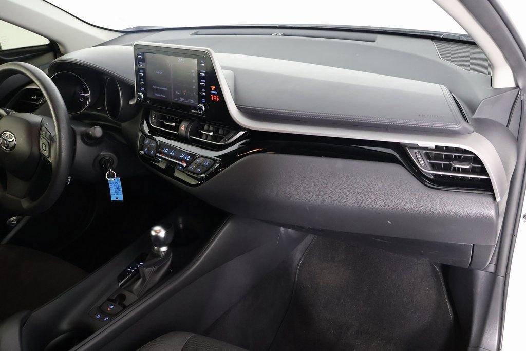 Used 2021 Toyota C-HR LE image 9
