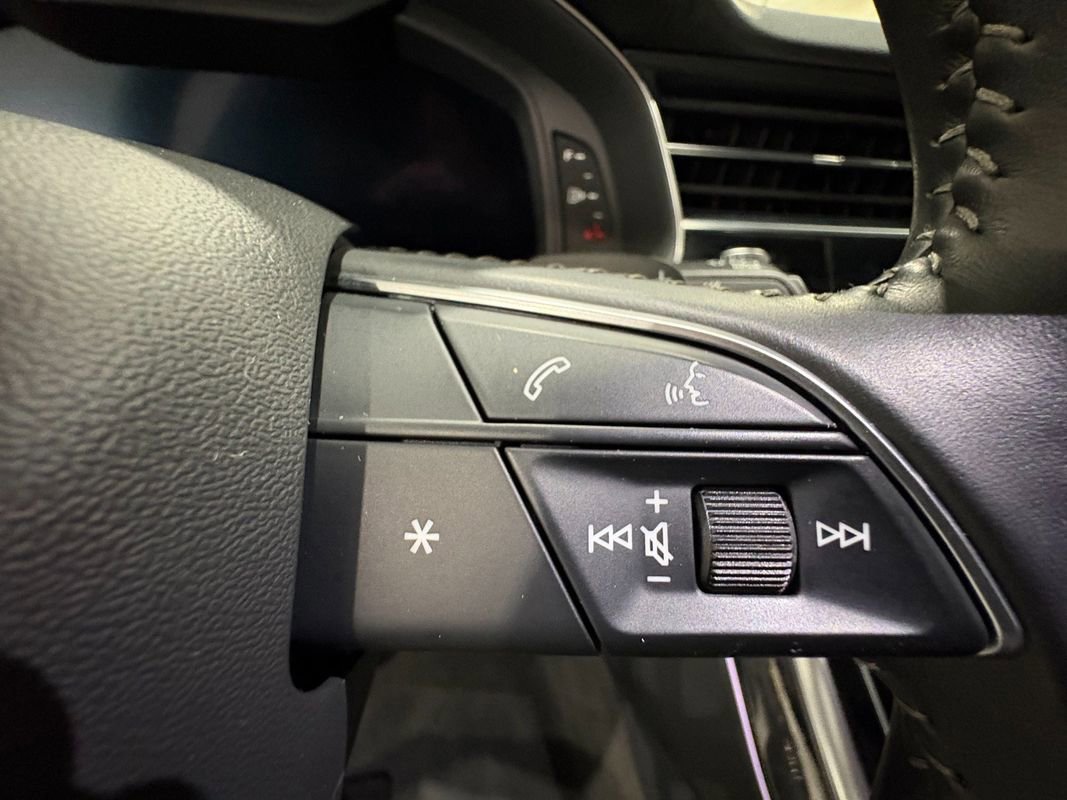 Used 2019 Audi Q8 Premium Plus w/ Premium Plus image 14