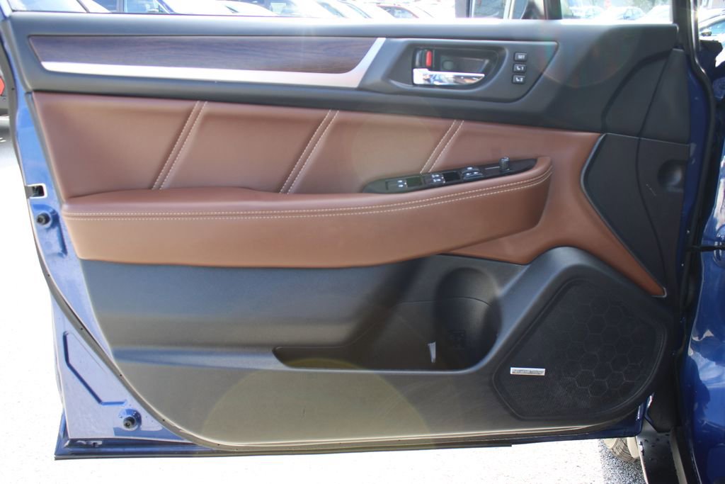 Used 2017 Subaru Outback 3.6R Touring w/ Popular Package #5A image 9