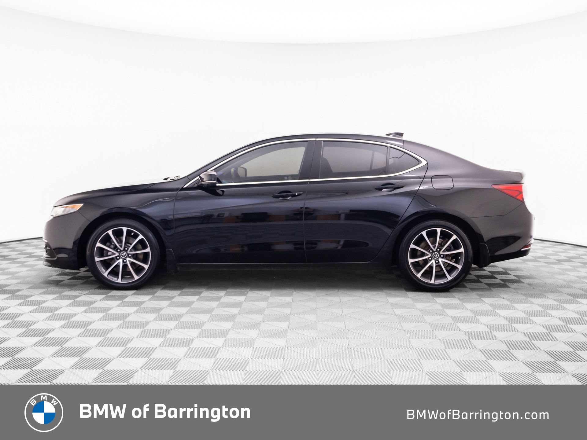Used 2015 Acura TLX V6 SH-AWD w/ Advance Package image 2