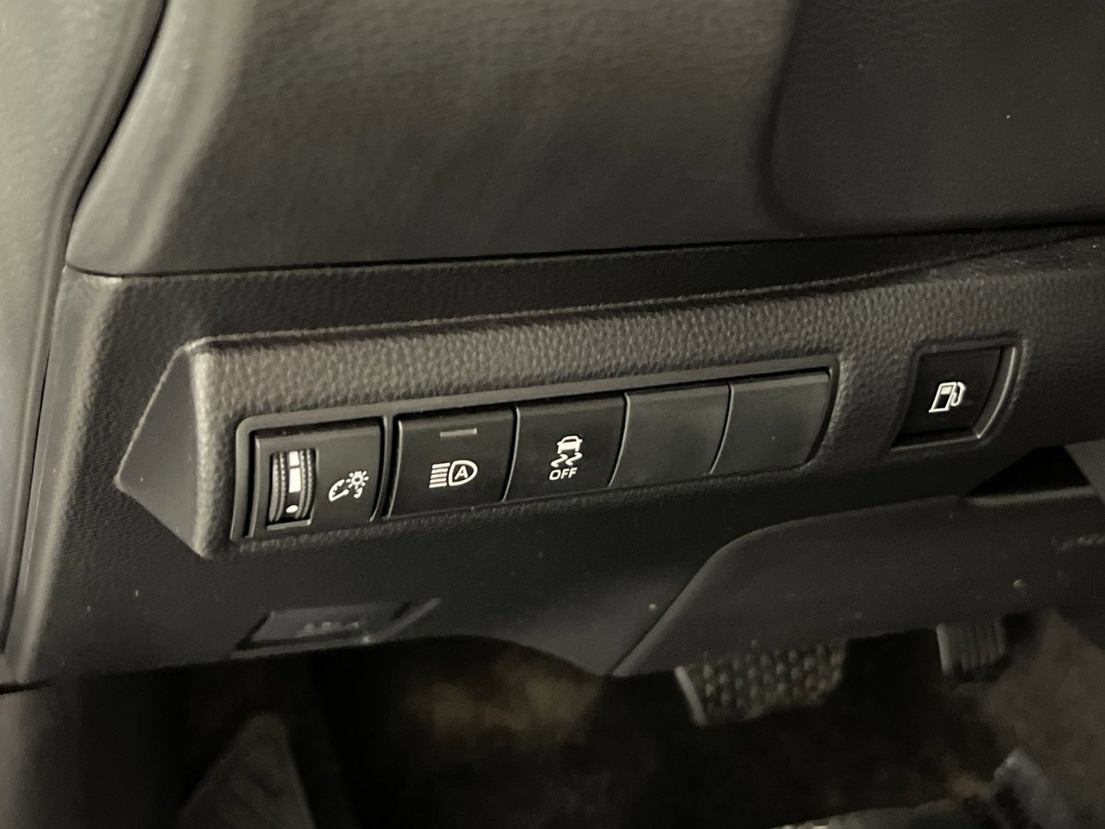 Used 2024 Toyota Corolla SE image 31