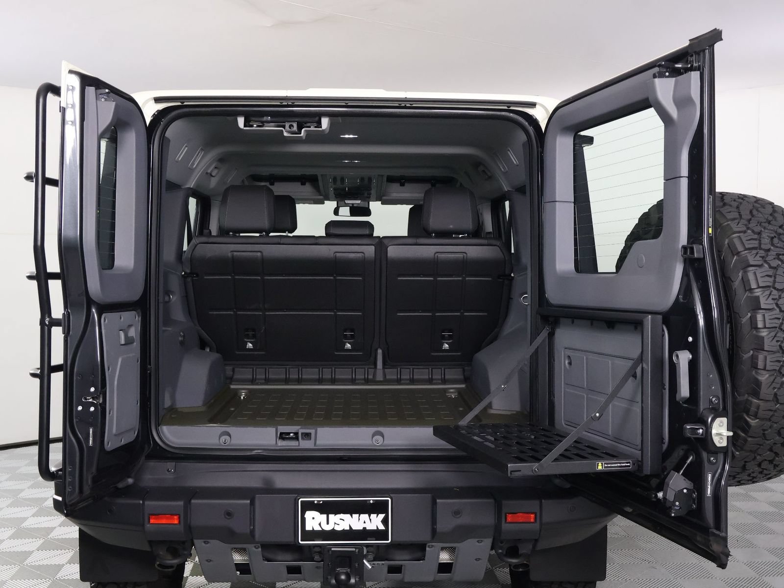 Used 2025 INEOS Grenadier Station Wagon AWD/4WD image 21