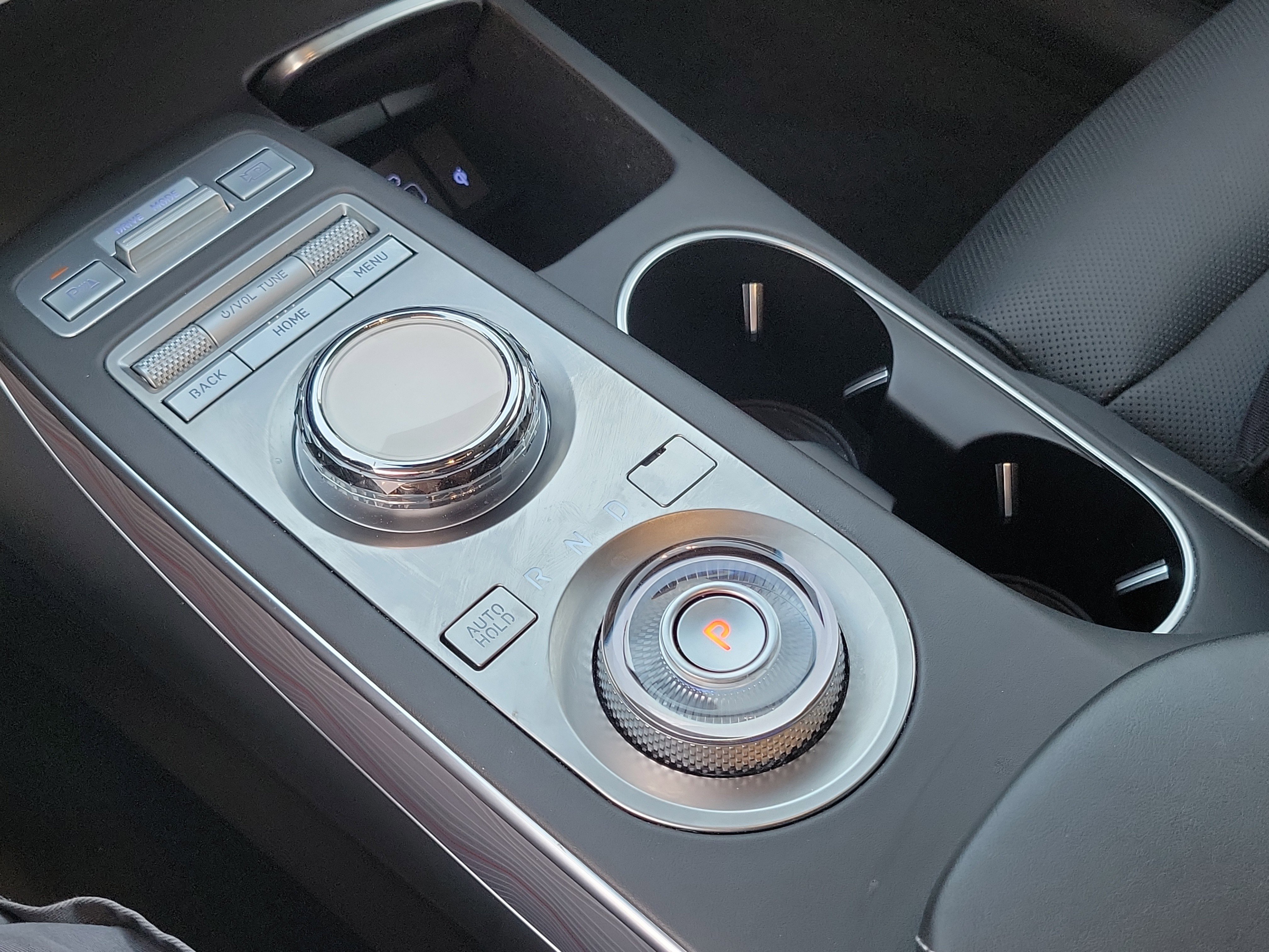 Certified 2024 Genesis GV70 2.5T w/ Advanced Package image 14