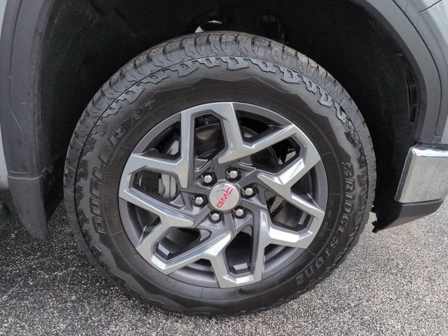Used 2024 GMC Sierra 1500 SLT w/ SLT Premium Plus Package AWD/4WD image 11
