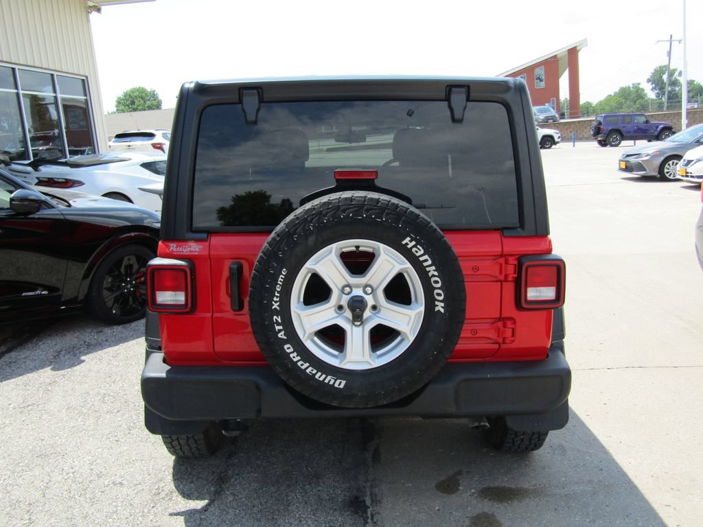 Used 2022 Jeep Wrangler Unlimited Sport AWD/4WD image 4