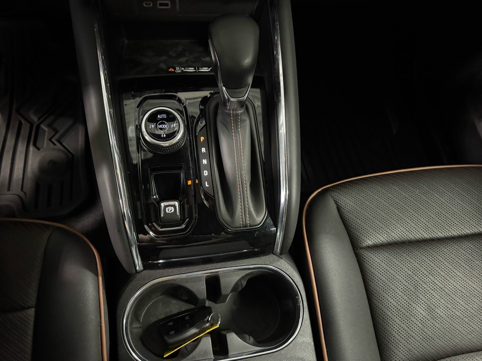 Used 2023 GMC Canyon AT4 w/ AT4 Premium Package AWD/4WD image 19