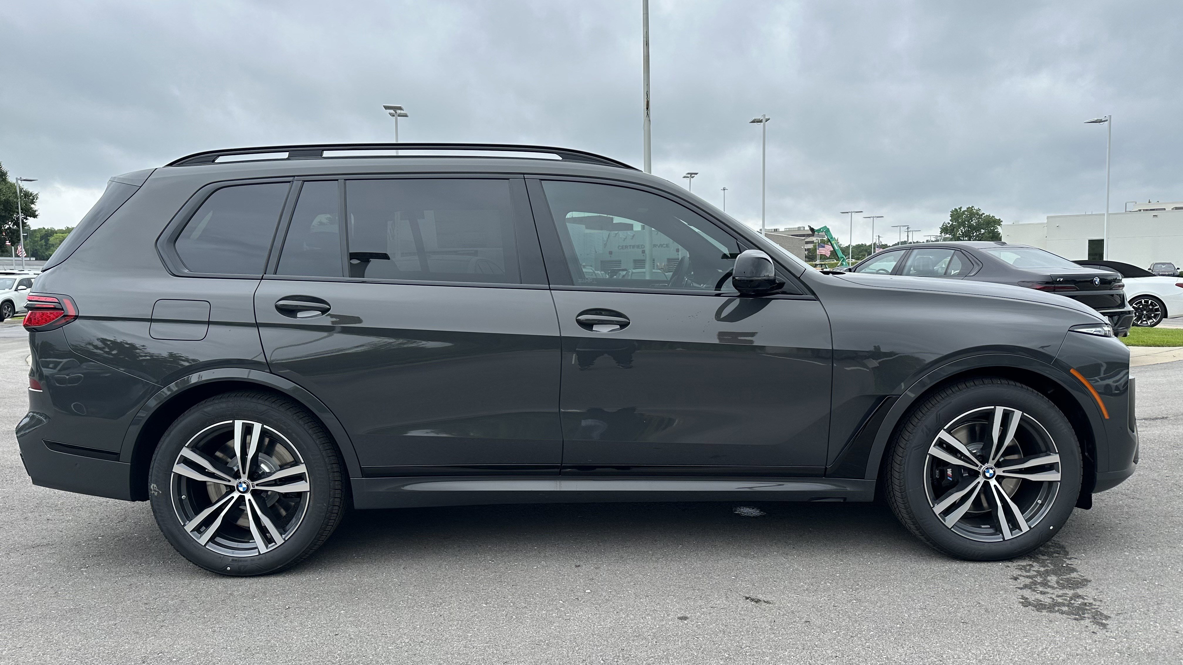 Used 2026 BMW X7 M60i image 11
