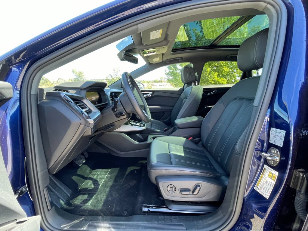 Used 2023 Audi Q4 e-tron Premium Plus w/ Premium Plus AWD/4WD image 3