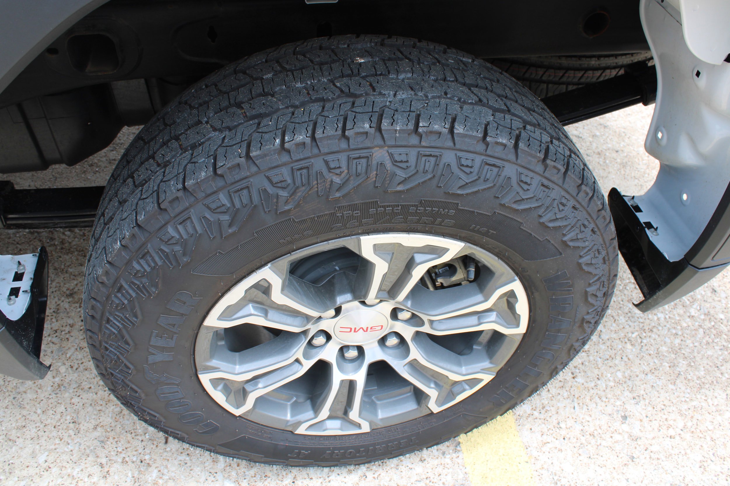 Used 2026 GMC Sierra 1500 SLE RWD image 17