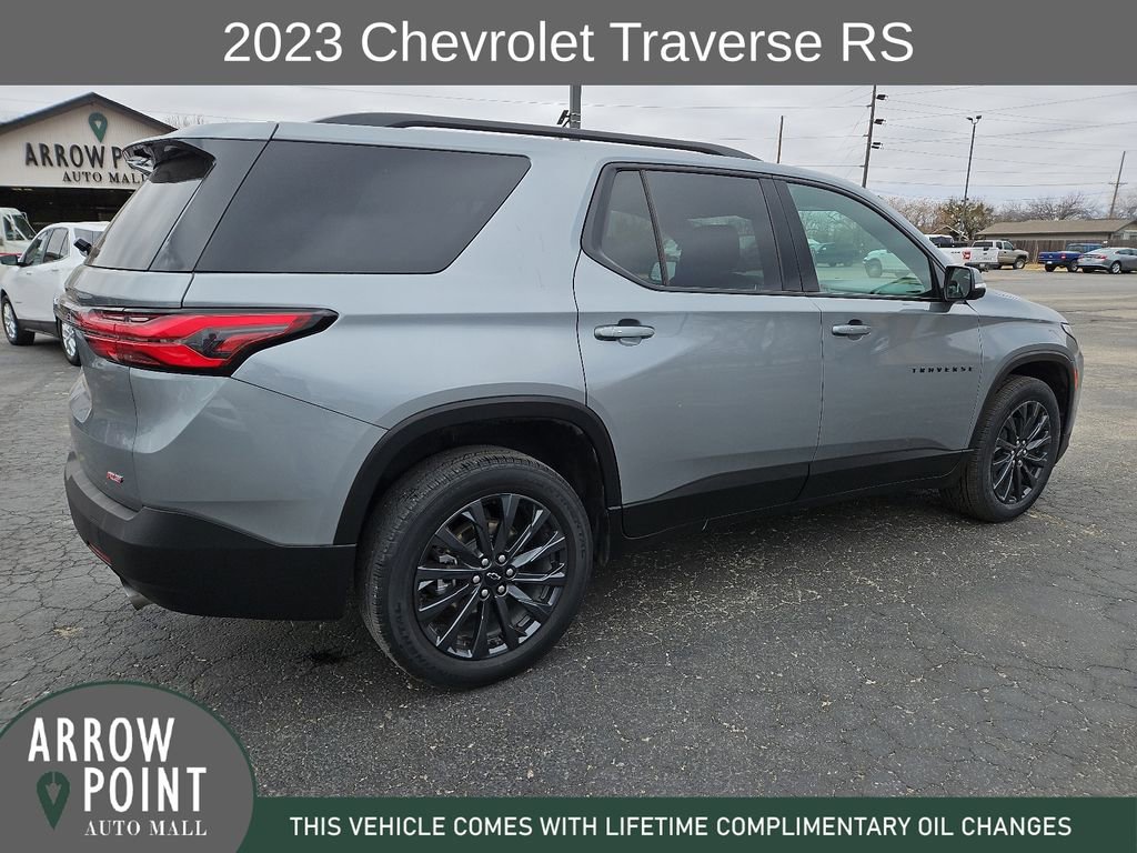 Used 2023 Chevrolet Traverse RS image 12