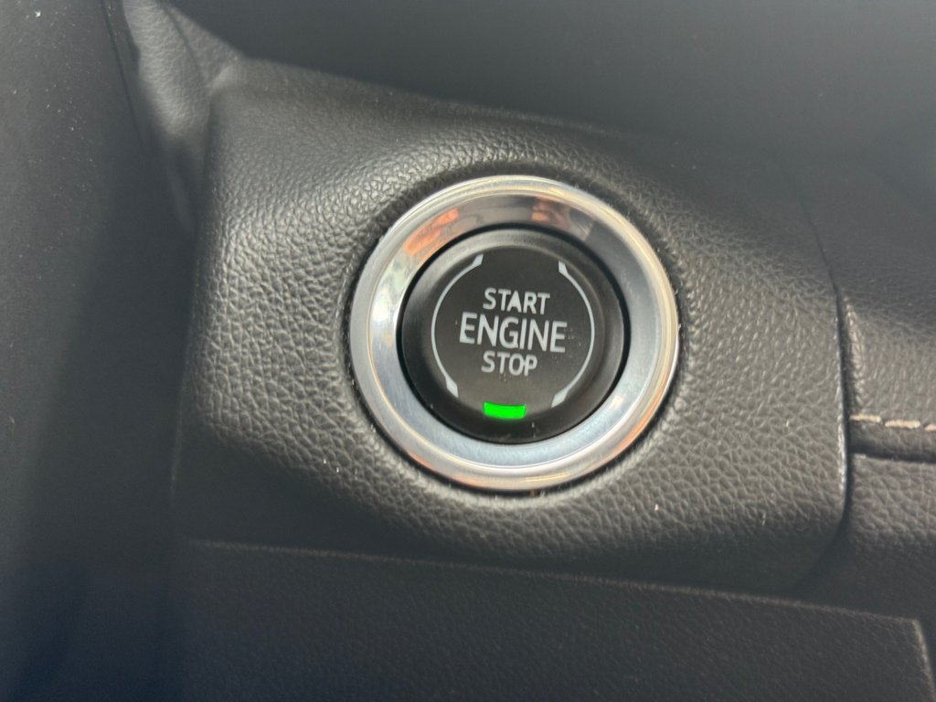 Used 2023 Buick Envision Avenir AWD/4WD image 16
