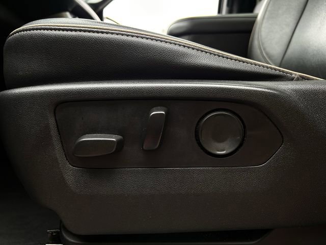 Used 2021 GMC Yukon XL SLT w/ SLT Premium Package image 29