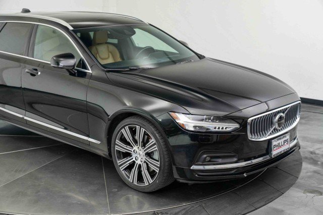 Used 2021 Volvo V90 T6 Inscription w/ Climate Package image 12