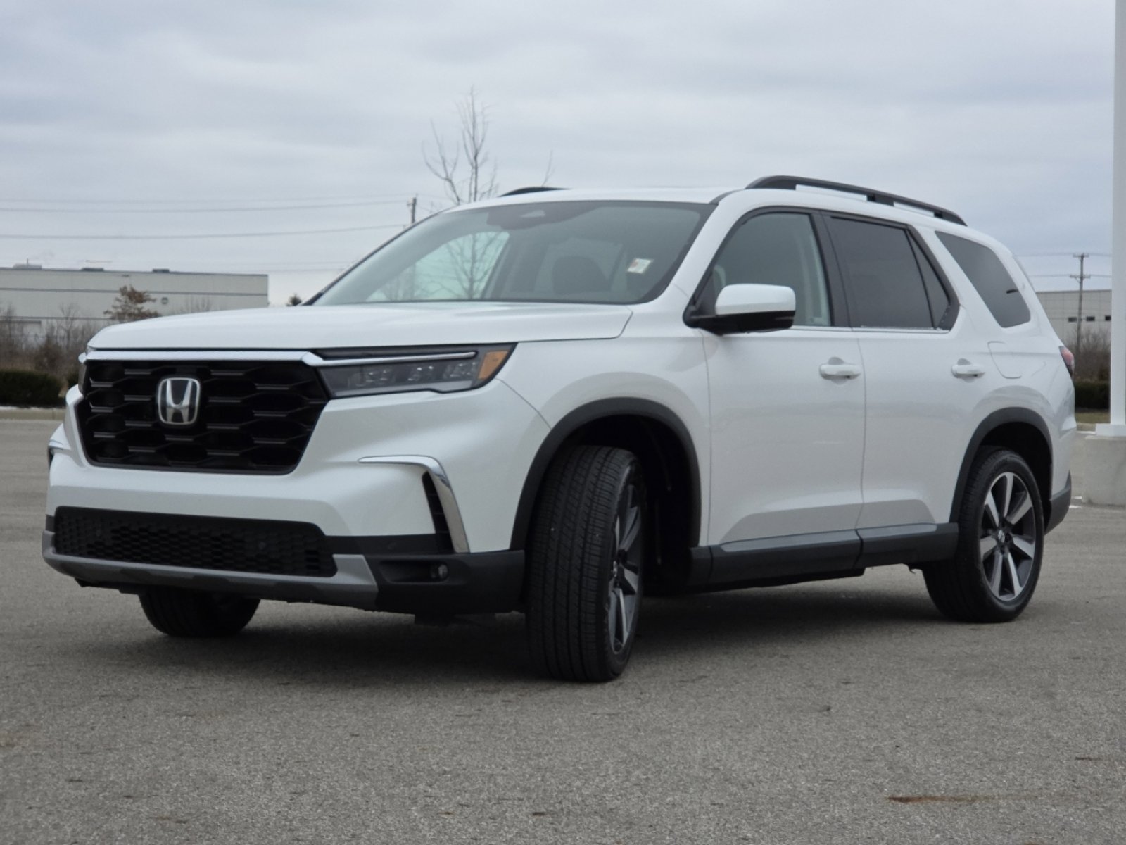 Used 2025 Honda Pilot Touring image 16