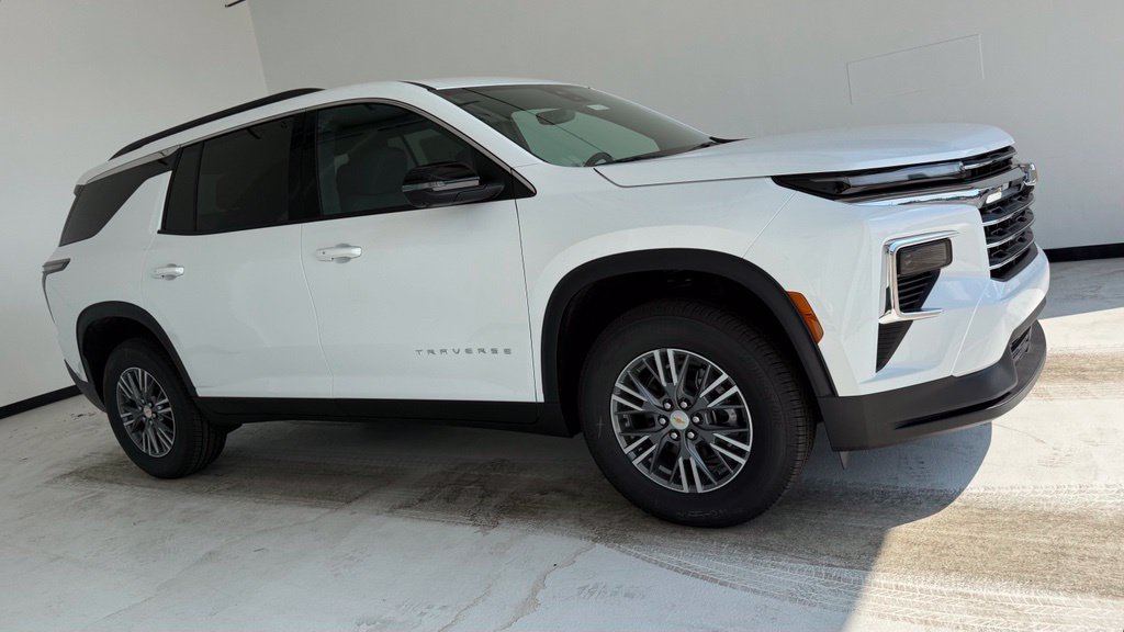 New 2027 Chevrolet Traverse LT w/ Driver Confidence Package