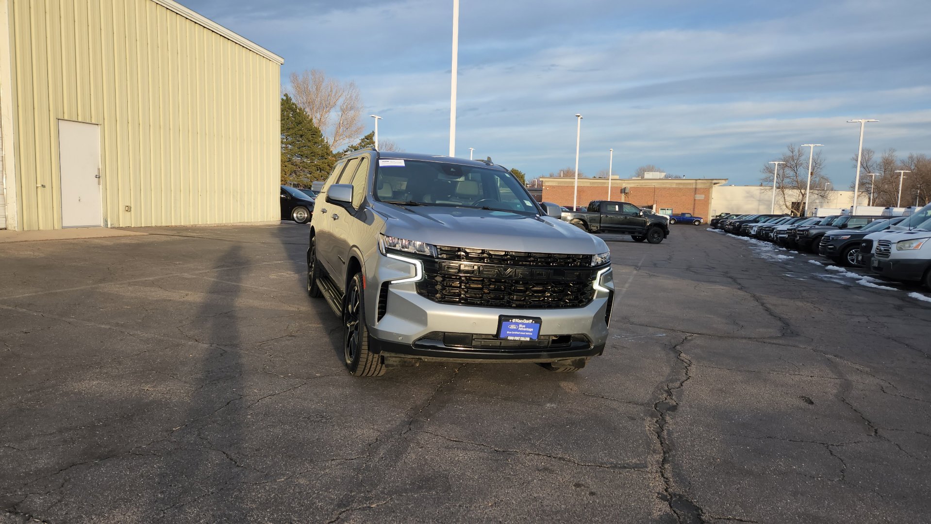 Used 2023 Chevrolet Suburban RST w/ Luxury Package image 19